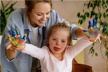 Child hand paint